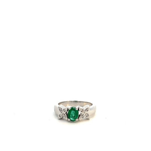 ANILLO CON ESMERALDA Y DIAMANTES ANILLO CON ESMERALDA Y DIAMANTES