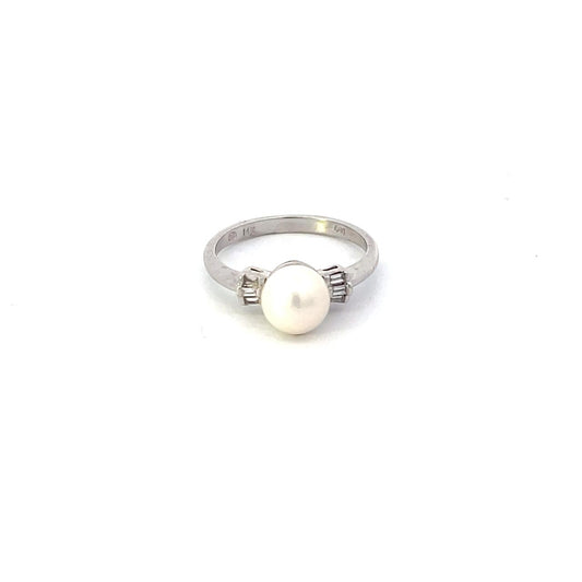 ANILLO EN ORO BLANCO CON DIAMANTES Y PERLA