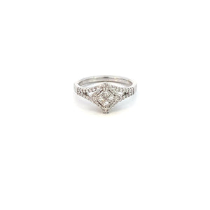 ANILLO EN ORO BLANCO CON DIAMANTES ANILLO EN ORO BLANCO CON DIAMANTES