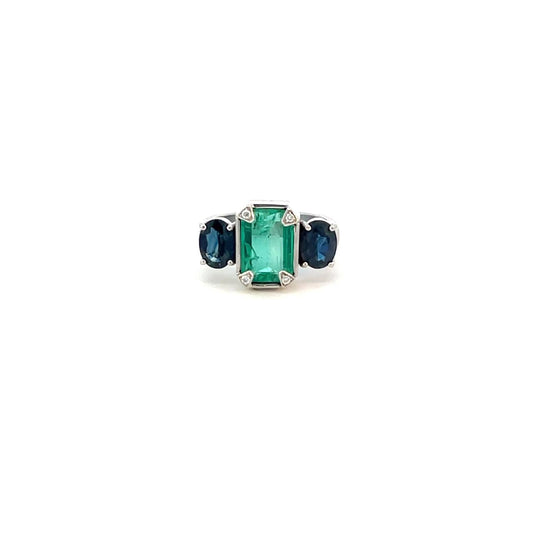 ANILLO EN ORO BLANCO CON DIAMANTES , ESMERALDA Y ZAFIROS