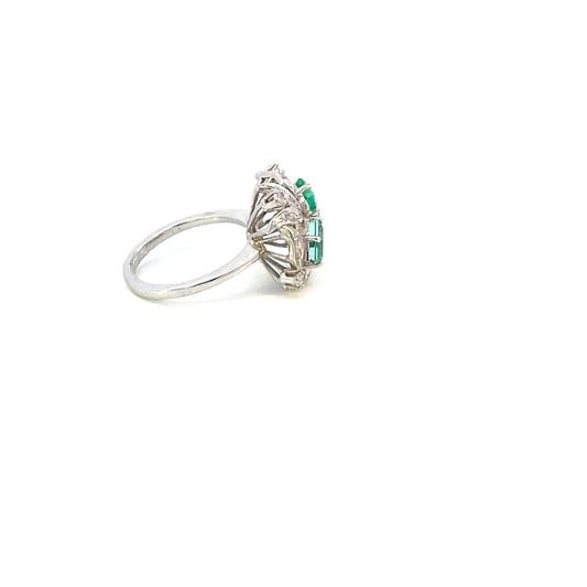 ANILLO EN ORO BLANCO CON DIAMANTES Y ESMERALDAS