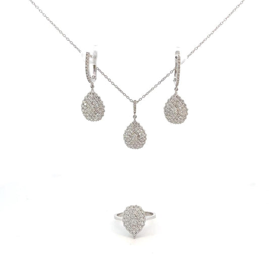 SET DE COLLAR Y ARETES CON DIAMANTES