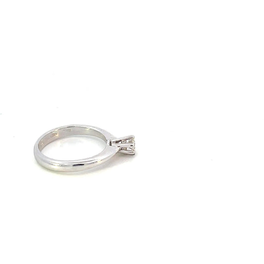ANILLO EN ORO BLANCO CON DIAMANTE