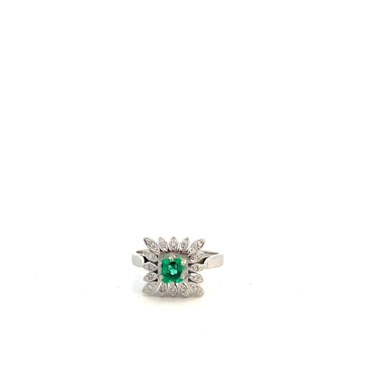 ANILLO CON ESMERALDA Y DIAMANTES