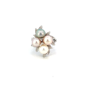 ANILLO CON DIAMANTES Y PERLAS