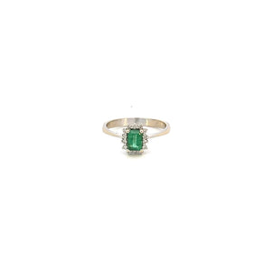 ANILLO EN ORO BLANCO CON DIAMANTES Y ESMERALDA