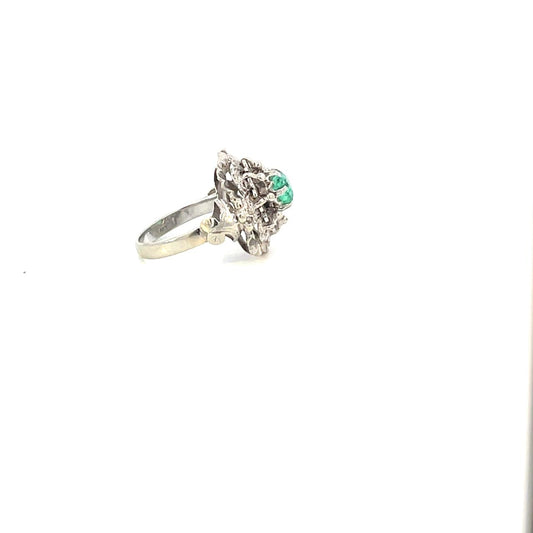 ANILLO EN ORO BLANCO CON DIAMANTES Y ESMERALDA