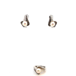 SET DE ARETES Y ANILLO CON PERLA Y DIAMANTES