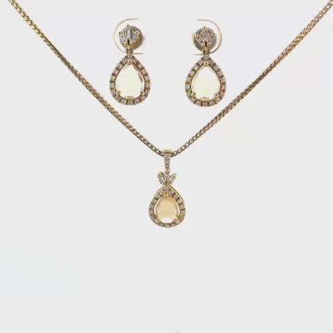 SET DE ARETES Y DIJE CON BRILLANTES