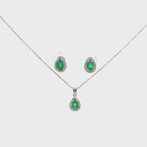 SET DE COLLAR Y ARETES CON BRILLANTES Y ESMERALDA